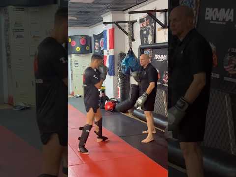 Combo with Jon Di Bella #kickboxing #striking #combo #padwork #mma #brooklyn #fighting #champion