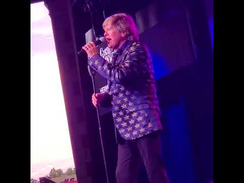 I'm Into Something Good - Herman's Hermits (with Peter Noone)