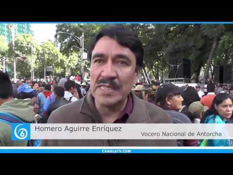 Se manifiestan integrantes del Movimiento Antorchista en la Ciudad de México