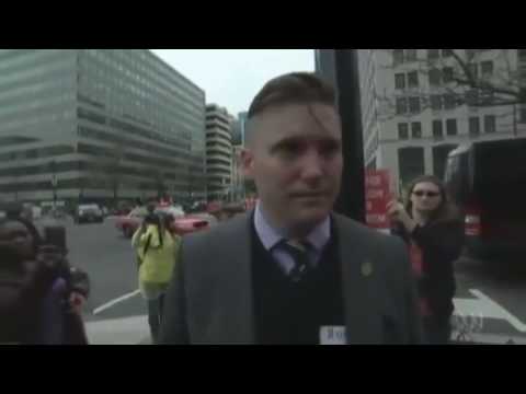 Neo-Nazi Richard Spencer punched in the face to Lupe de Lupe's 