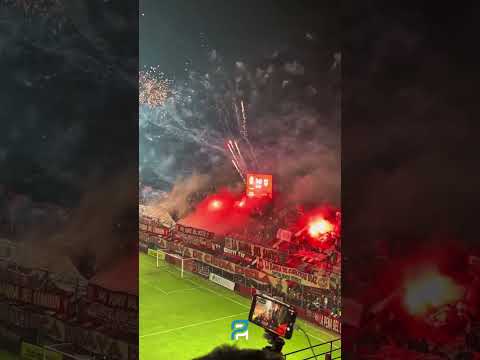 "Hinchada de San Martín de Tucumán vs Gimnasia de Jujuy" Barra: La Banda del Camion &bull; Club: San Martín de Tucumán &bull; País: Argentina