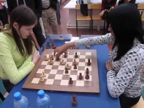 2010-09-15 GM Pogonina - WGM D Cori﻿ ENDGAME Woman World chess blitz champ EFG 10 09*