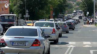 Натоварен трафик и опашки от автомобили по Арденския мост в Кърджали