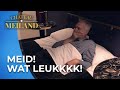 Familie zingt voor JARIGE MARTIEN! (En hij moet z'n eigen slingers ophangen) | Chateau Meiland