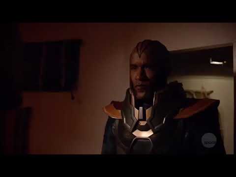 Arrow 7x22 Crossover Monitor appears for Oliver's Life and Felicity Goodbye to Mia/William