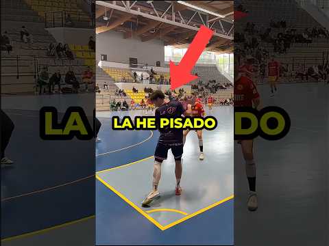 Pensó que había pisado fuera… pero se equivocó 😳