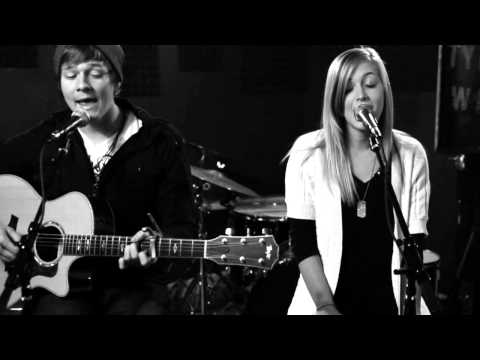 (歌詞)Sparks Fly _Taylor Swift - (Julia & Tyler Acoustic Cover) ((lyrics)Sparks Fly _Taylor Swift - (Julia & Tyler Acoustic Cover))