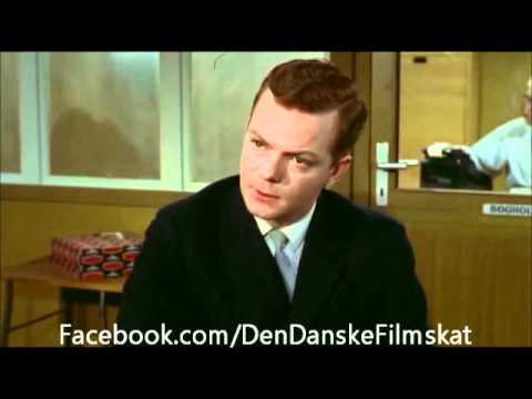 Han, hun, Dirch og Dario (1962) -  Hovedbogholderske