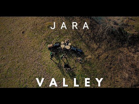 Born 2 focus  and Jara