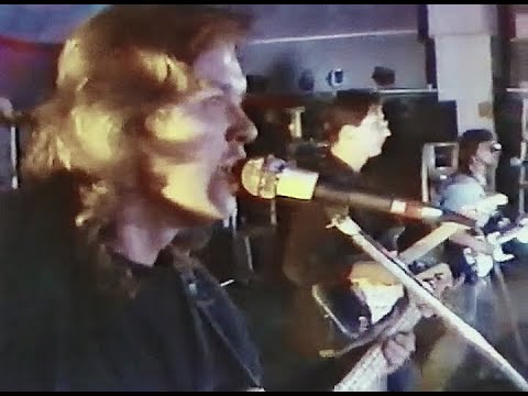 AKACIS - Liepājas Dzintars 1990.g. augustā  1. Dziesma - LAIKS