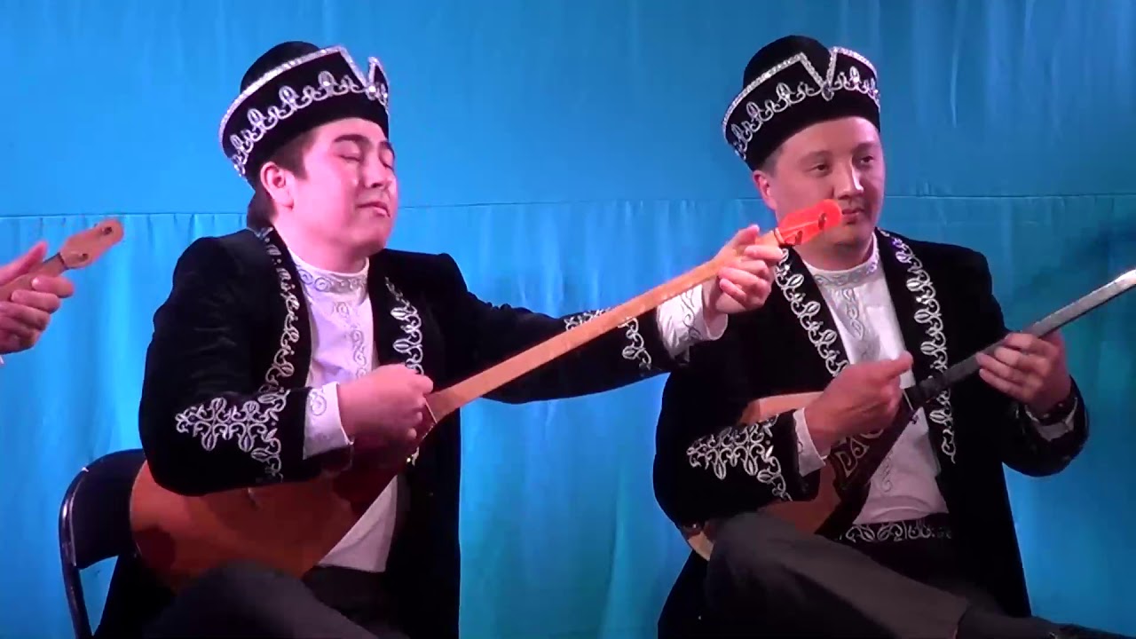 Выступление Ансамбля домбристов