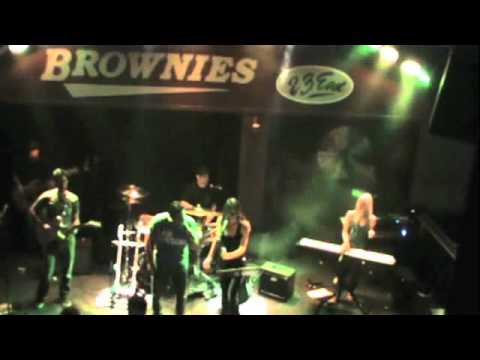 Field of Play Live at Brownie's