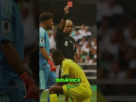 Hubo más expulsados que goles por primera vez en un partido inaugural del Mundial