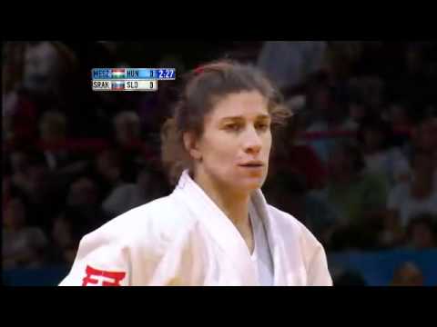 WORLD JUDO CHAMPIONSHIPS FRANCIA 2011 BRONZE -70KG Meszaros Anett (HUN) - Sraka Rasa (SLO).rm