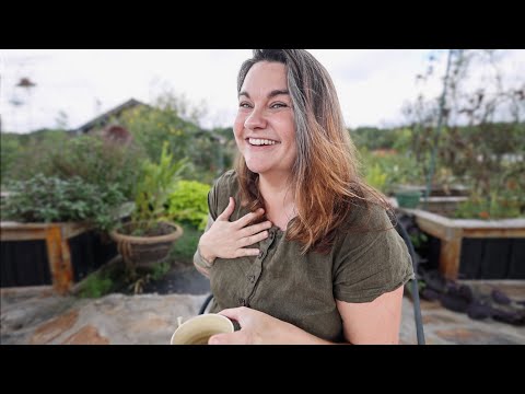 The Wild August Garden (forget what I said when I was hot) | VLOG