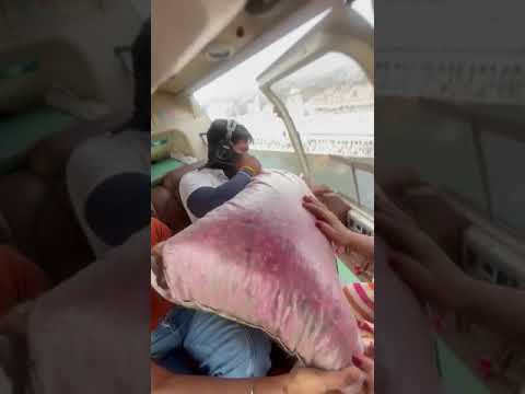 flower showering on golden temple on gurpurab 30oct 2023/by kanav negi/brain tech