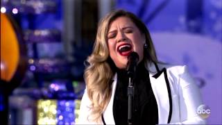 Kelly Clarkson - I'll be home for Christmas (Disney Parks Magical Christmas Celebration Parade)