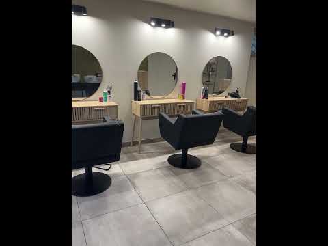 Changez de tête selon vos envies avec une coupe, un brushing et une couleur ou autre (jusqu'à 61% de remise) - Second Medium