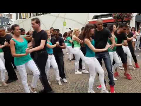 Flash Mob de Kizomba em Utrecht - Holanda