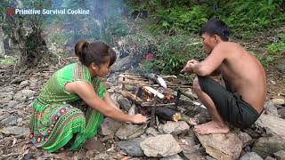Download lagu Primitive Technology - Yummy Cooking Fish Delicious - Smart Couple Survival in the forest mp3