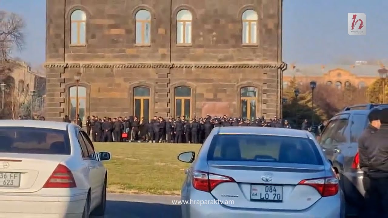 Ոստիկանության կուտակումներ Մայր Աթոռում