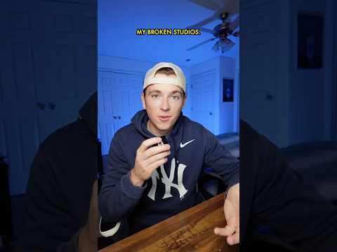 Using wired headphones in 2025 🤔