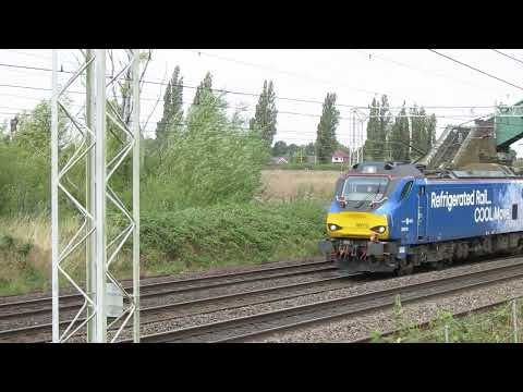 4M27 DRS 88010 Refrigerated Rail Livery at Chorlton