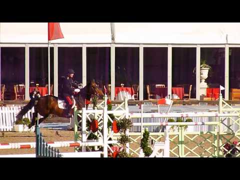 Land Rover Services Team Jumping