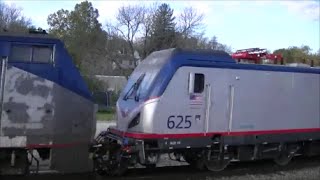 preview picture of video 'Brand New ACS-64 on Amtrak #6 at Chillicothe, Iowa'