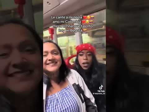 Talento En El Transporte Público En Bogotá. Queens. Tafari, Freestyle. Regué en español y en inglés,