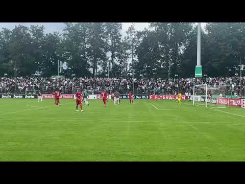 Elfmeter Nico Buckmaier FC Gütersloh-Holstein Kiel DFB Pokal 12.8.2023