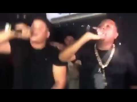 Robaloo Frans x PapuV8  Tarabana Live  on stage