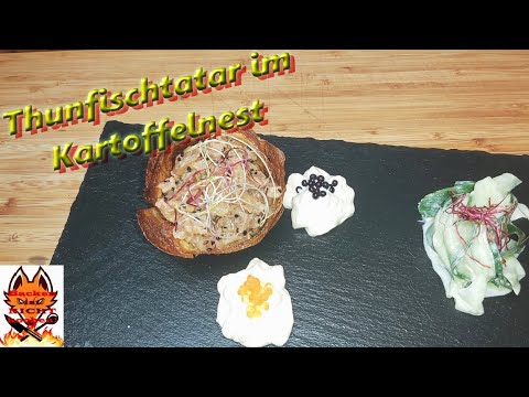 Thunfischtatar im Kartoffelnest mit Wasabi-Espuma und Gurkensalat