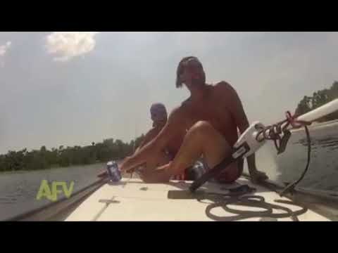 Pech beim Boot fahren 😂😂😂