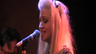 Kate Miller-Heidke - You should consider having sex with a Bearded man - LIVE
