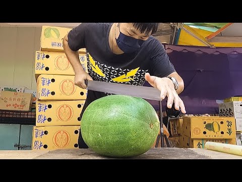 Taiwanese street fruit -  Fruits cutting skills