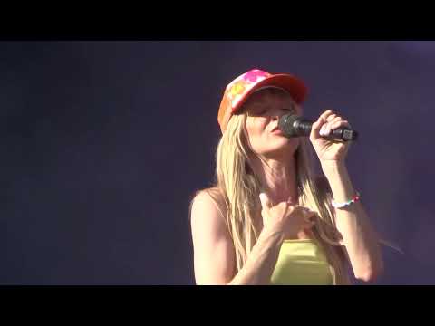 Laurell - Love it (Live at Malmöfestivalen)