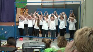 Einschulungsstück 2016 - Die kleine Raupe Nimmersatt