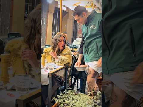 LOL BEST MODA CAMERIERE ⚽️⚽️. #prank #best #moda #modamasculina #cameriere #restoration #reaction