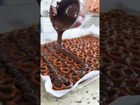 Christmas Crack (full recipe in comments) #christmastreats #christmascrack #treats #christmas2022