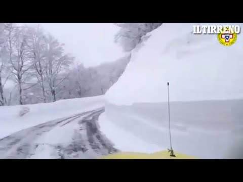 Passo delle Radici sommerso dalla neve