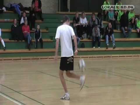 Tobias Larsen Freestyler Football Show