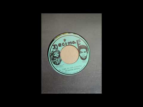 Valentine Brodie – Life In The Getto + Version