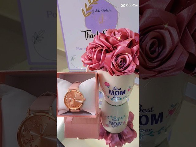 Vídeo relacionado con Mr Mrs - Juego de 2 tazas de café de cerámica con cucharas para café, té, agua, regalo para San Valentín, aniversario de boda, fiesta de compromiso, Navidad
