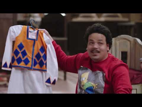 عندهم غزل البنات زيينا 😂 حزلقوم بعت شنطة هدايا من جاميكا وفيها حاجات غريبة جدا😂#الكبير_أوي_ج6