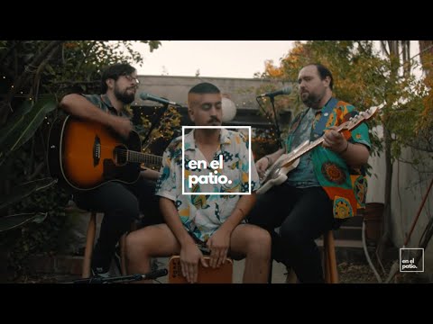 en el patio: Corvje - Vacaciones de mí