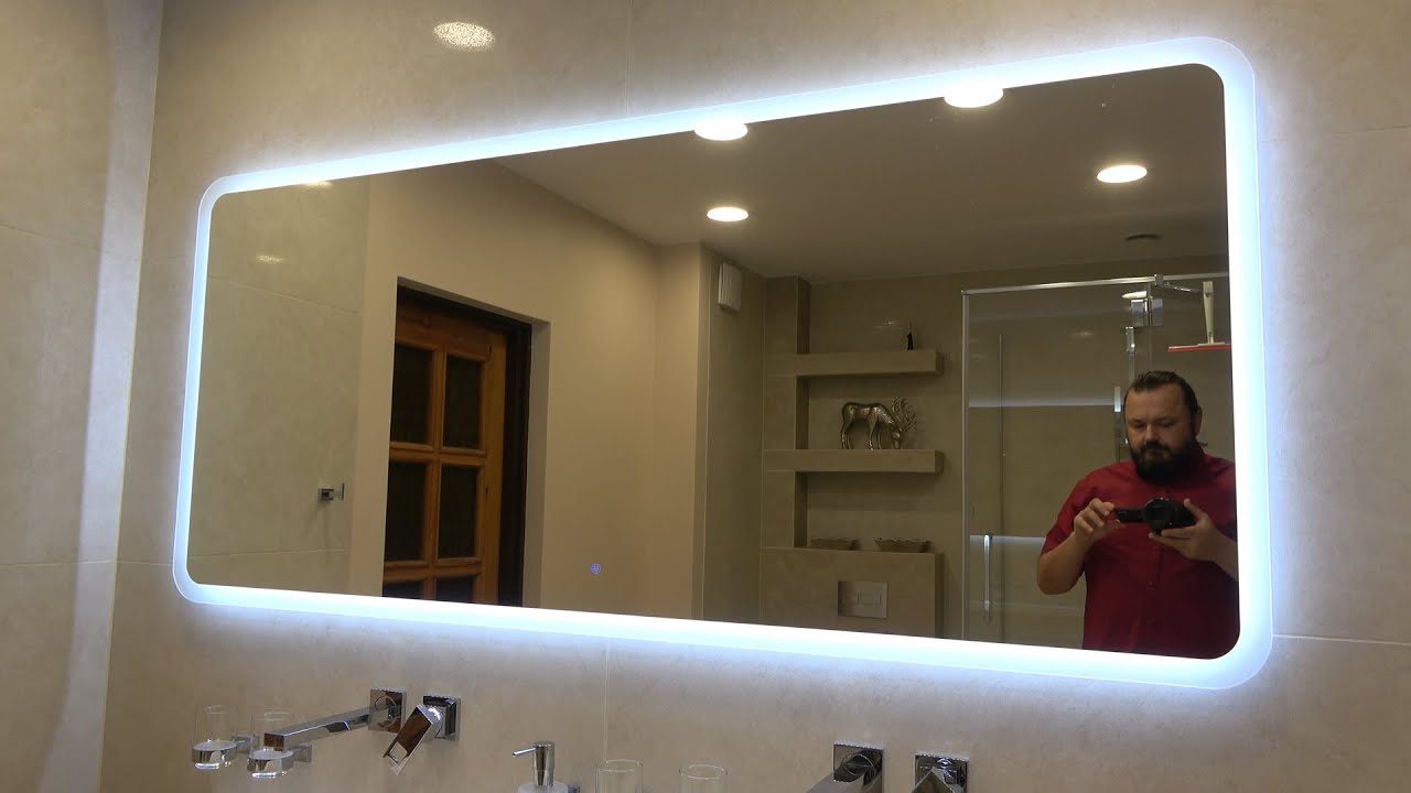 Podświetlane lustro łazienkowe.