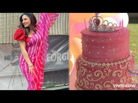 cute sharadha arya and beautifull matching cake 💘💗💞❤#viral #shorts #sharradhaarya #saree
