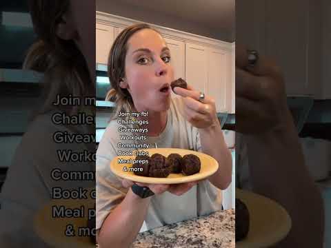 Healthy Copy Cat Starbucks Chocolate Cake Pops