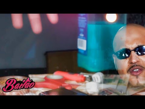 VM e MC Tag - Um Brinde [Videoclipe Oficial] Bailão